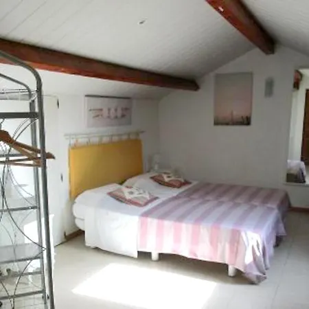 公寓 Elegant A Avec Balcon Et Jardin *
