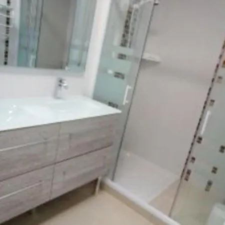 Apartamento Elegant A Avec Balcon Et Jardin Vias