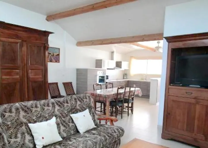 Apartment Elegant A Avec Balcon Et Jardin